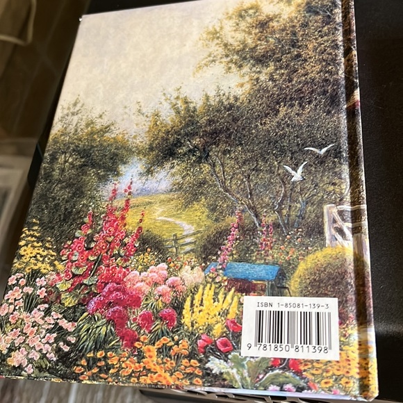 Elegant & stylish address book & journal set with Country Cottage designs - Picture 4 of 11